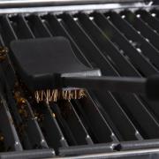 Broil King Baron Palmyra Grill Brush 64038 | In Use